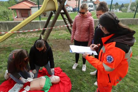 Kako pravilno namestimo elektrode AED naprave